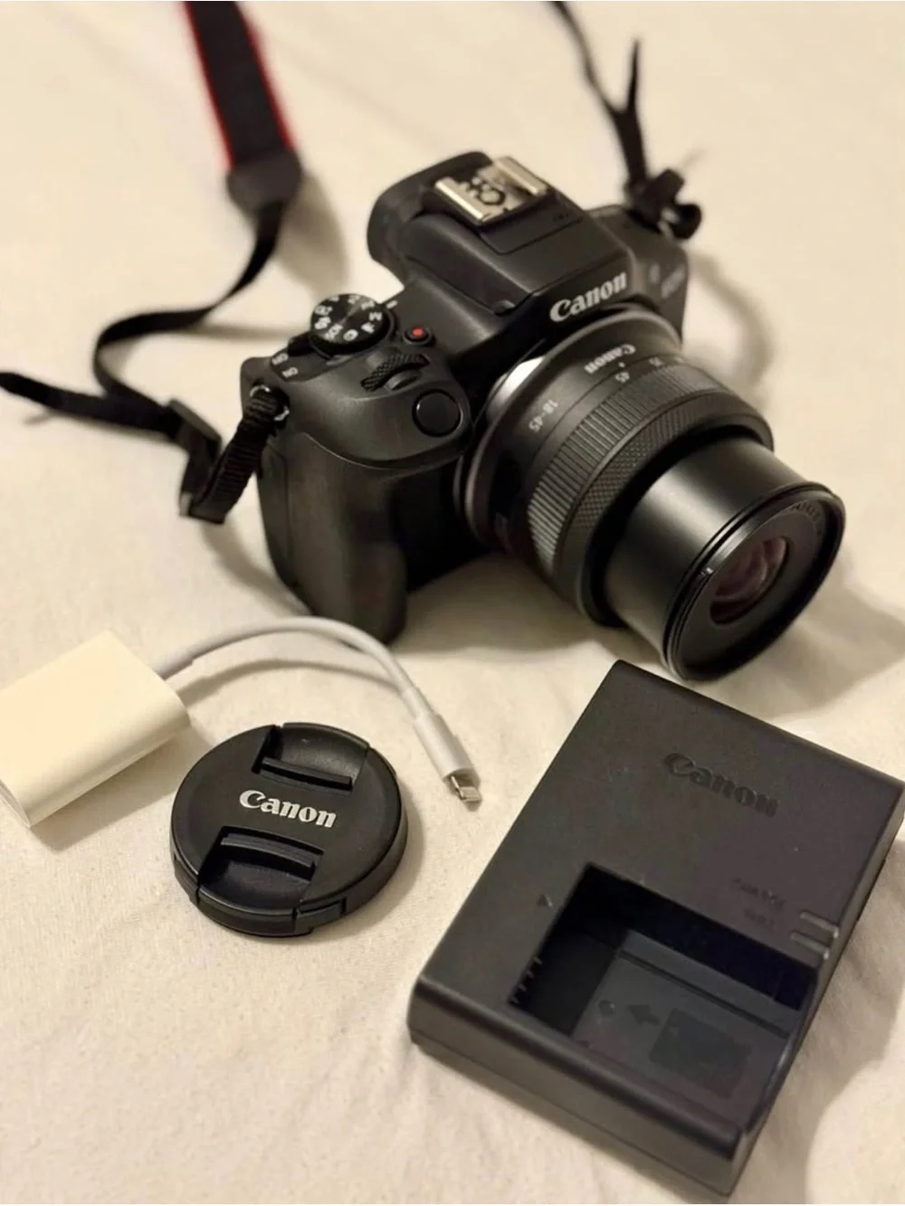 Canon EOS R100 Black Mirrorless Camera with 18-45mm Lens - Black